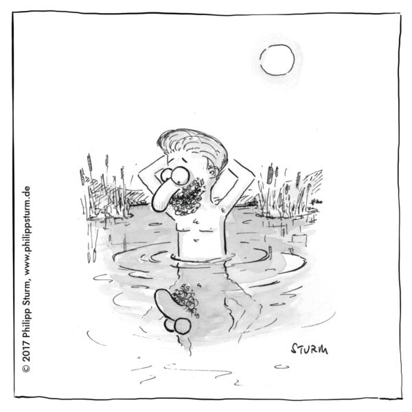 Nackter Mann steht im Teich und betrachtet erstaunt sein Spiegelbild im Wasser – Cartoon von Philipp Sturm